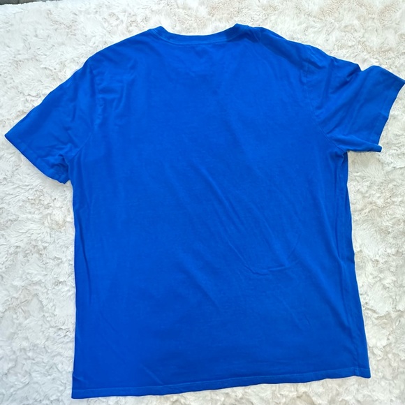 Men’s Gap T Shirt - Picture 2 of 2